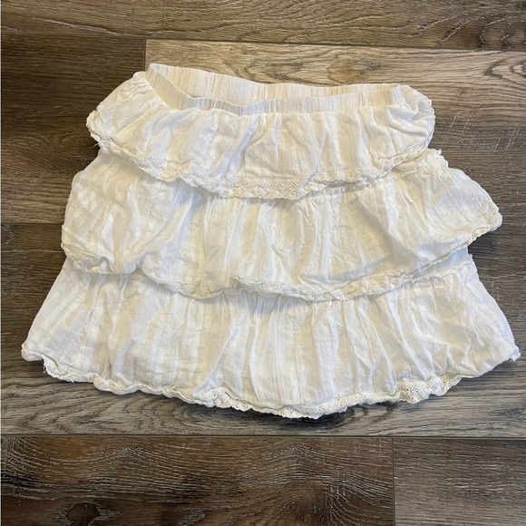 Sky To Moon Chic White Ruffled Mini Skirt EUC size M - Picture 2 of 2
